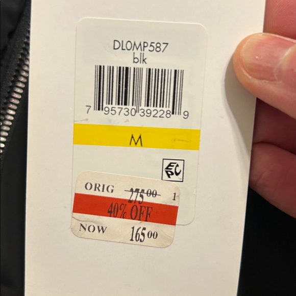 DKNY - Size Medium-Women’s puffer jacket with faux fur hood *NEW WITH TAGS* - Picture 11 of 11